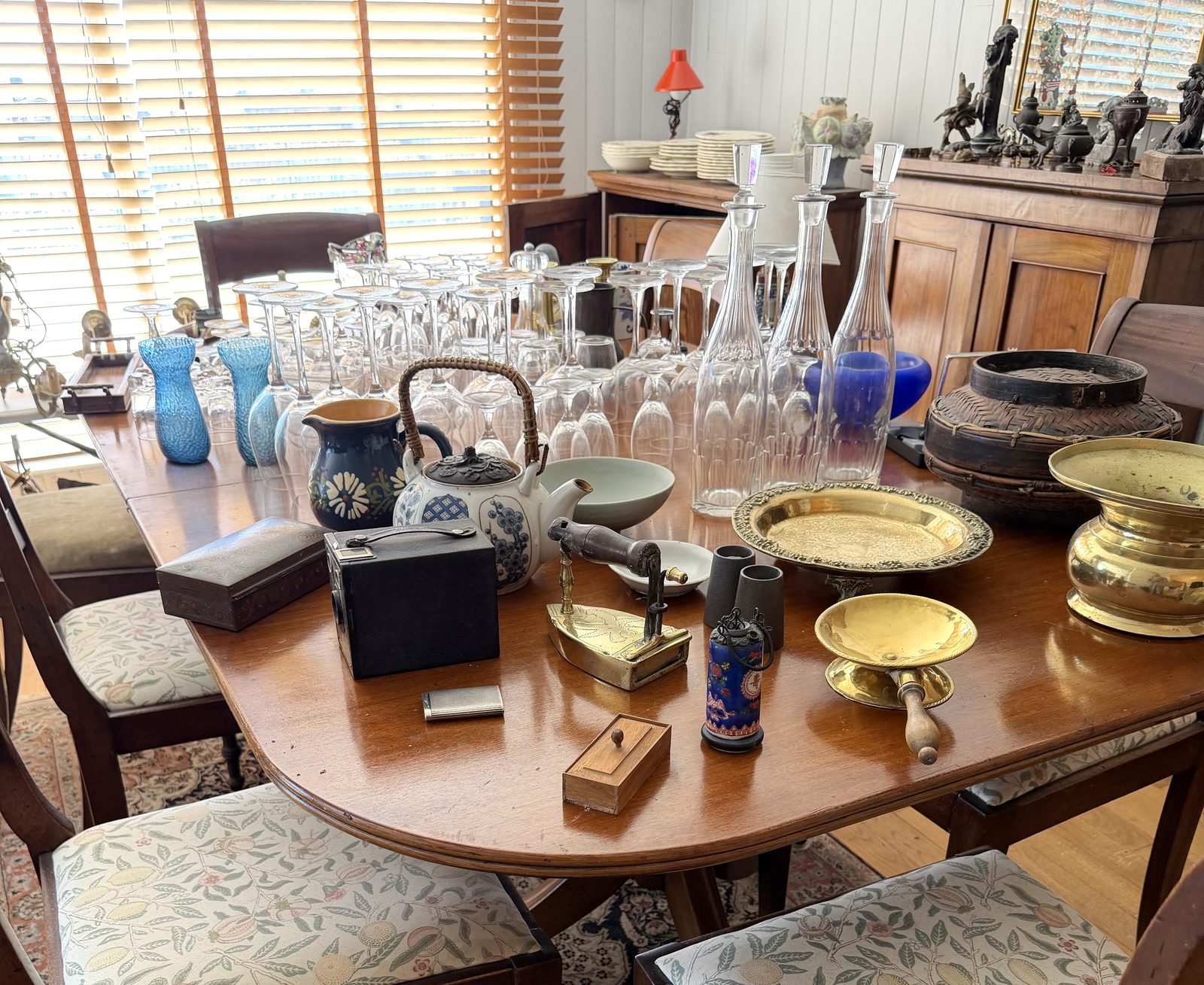 A brocante table early in the morning